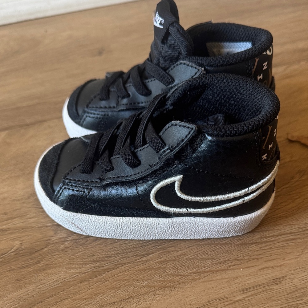 Nike Kids Black and White Sneakers